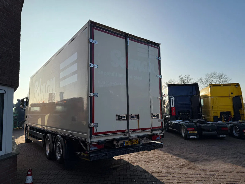 MAN TGX TGX 26.400 6X2-2 BL Iso Koffer mit LBW und Heizung EURO6 Holland Truck - Camión caja cerrada: foto 3 MAN TGX TGX 26.400 6X2-2 BL Iso Koffer mit LBW und Heizung EURO6 Holland Truck - Camión caja cerrada: foto 3