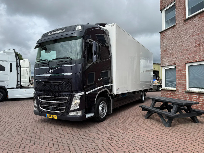 Volvo FH FH420 4X2 Globetrotter XL Kuhlkoffer mit Frigoblock - Camión frigorífico: foto 2 Volvo FH FH420 4X2 Globetrotter XL Kuhlkoffer mit Frigoblock - Camión frigorífico: foto 2