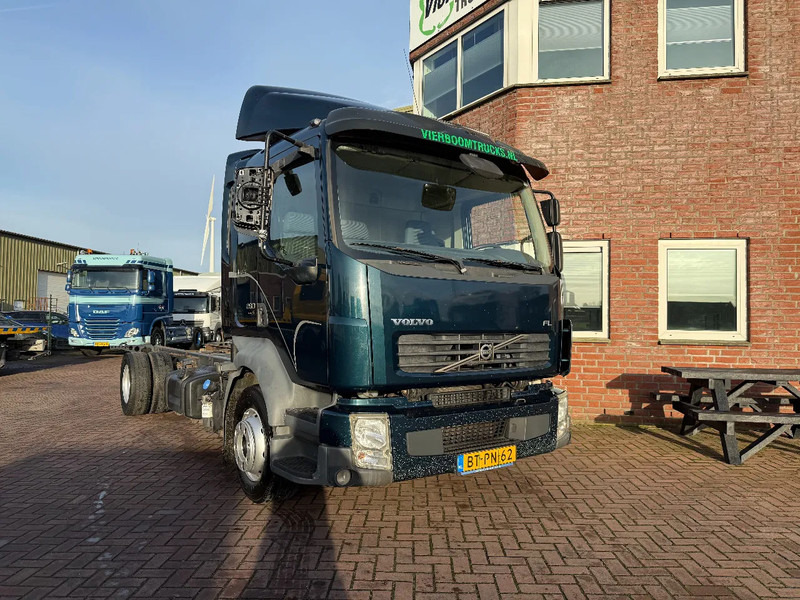 Volvo FL 12 FL 280 11.990KG MANUAL GEARBOX - Camión chasis: foto 1 Volvo FL 12 FL 280 11.990KG MANUAL GEARBOX - Camión chasis: foto 1