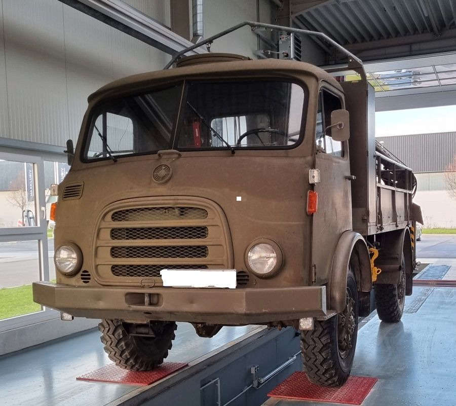 Steyr A 680 G Geländewagen - Camión caja abierta, Camión grúa: foto 1 Steyr A 680 G Geländewagen - Camión caja abierta, Camión grúa: foto 1