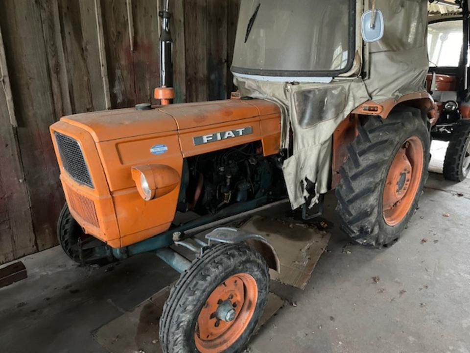 Traktor Fiat 315, 33PS - Tractor: foto 1 Traktor Fiat 315, 33PS - Tractor: foto 1