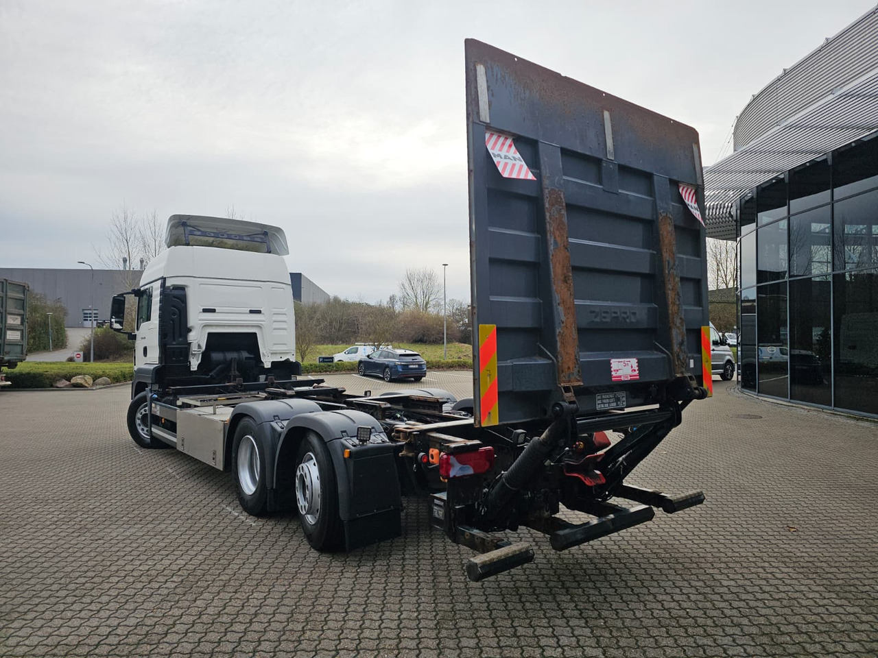 MAN TGS 26.500 6X2-4 - Camión portacontenedore/ Intercambiable: foto 4 MAN TGS 26.500 6X2-4 - Camión portacontenedore/ Intercambiable: foto 4