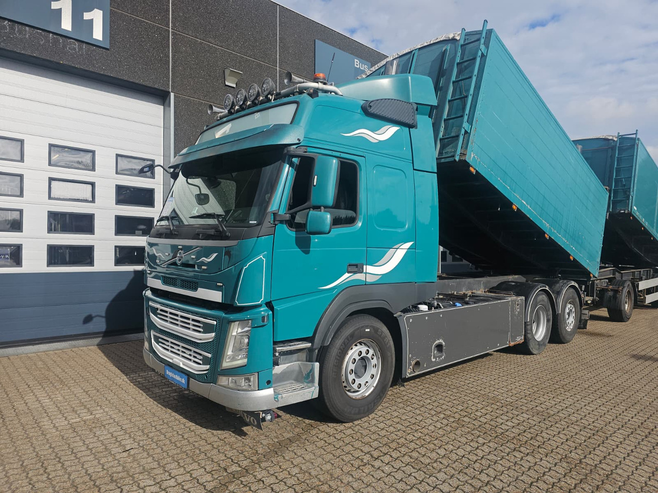 Volvo FM500 Suge-Blæse anlæg - Camión volquete: foto 2 Volvo FM500 Suge-Blæse anlæg - Camión volquete: foto 2