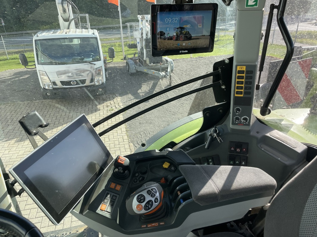 CLAAS Arion 660 CMATIC - Tractor: foto 5 CLAAS Arion 660 CMATIC - Tractor: foto 5