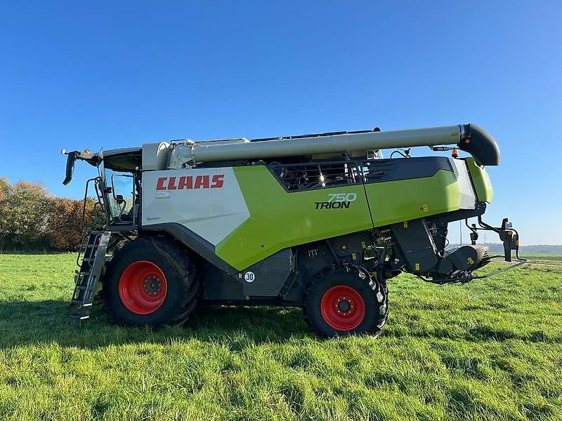 CLAAS Trion 750 - Cosechadora de granos: foto 1 CLAAS Trion 750 - Cosechadora de granos: foto 1