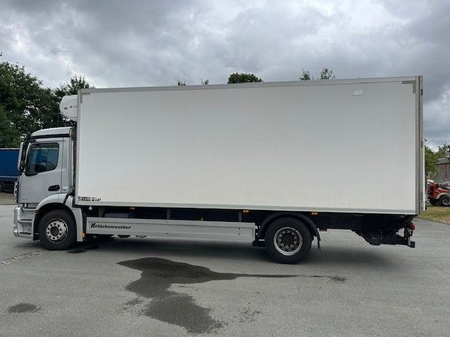 Mercedes-Benz Antos1835 Tiefkühlaufbau Ladebordw. Thermoking - Camión frigorífico: foto 3 Mercedes-Benz Antos1835 Tiefkühlaufbau Ladebordw. Thermoking - Camión frigorífico: foto 3