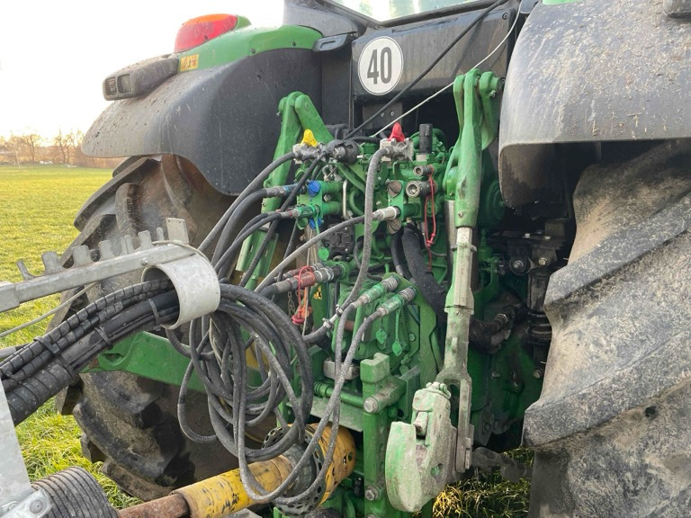 John Deere 6175M - Tractor: foto 2 John Deere 6175M - Tractor: foto 2