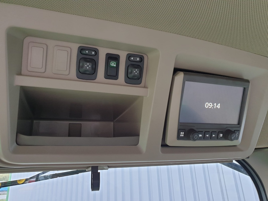 John Deere 7R 330 **MIETRÜCKLÄUFER** - Tractor: foto 3 John Deere 7R 330 **MIETRÜCKLÄUFER** - Tractor: foto 3