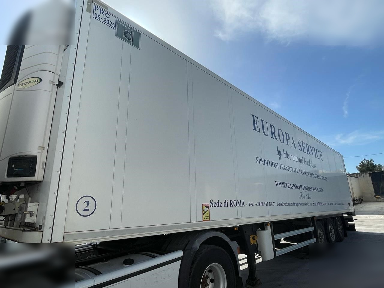 SCHMITZ CARGOBULL - Semirremolque frigorífico: foto 1 SCHMITZ CARGOBULL - Semirremolque frigorífico: foto 1