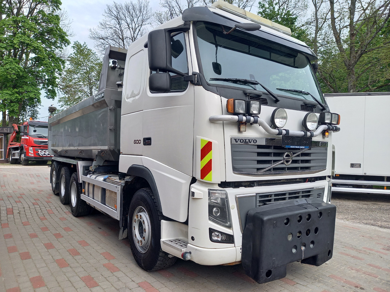 VOLVO FH16, 8x4, BIG AXLES, RETARDER, GW 39500 KG - Camión volquete: foto 5 VOLVO FH16, 8x4, BIG AXLES, RETARDER, GW 39500 KG - Camión volquete: foto 5