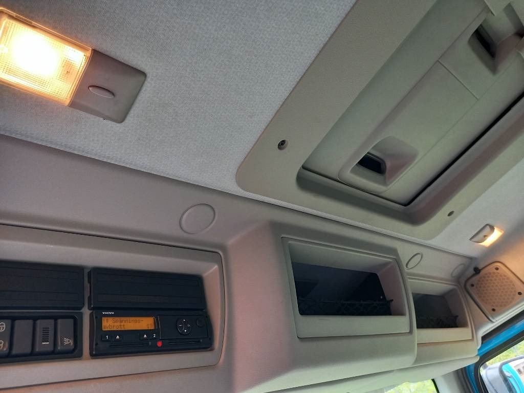 Camión caja cerrada Volvo FL 240, 4x2, GW 16000 KG: foto 27 Camión caja cerrada Volvo FL 240, 4x2, GW 16000 KG: foto 27