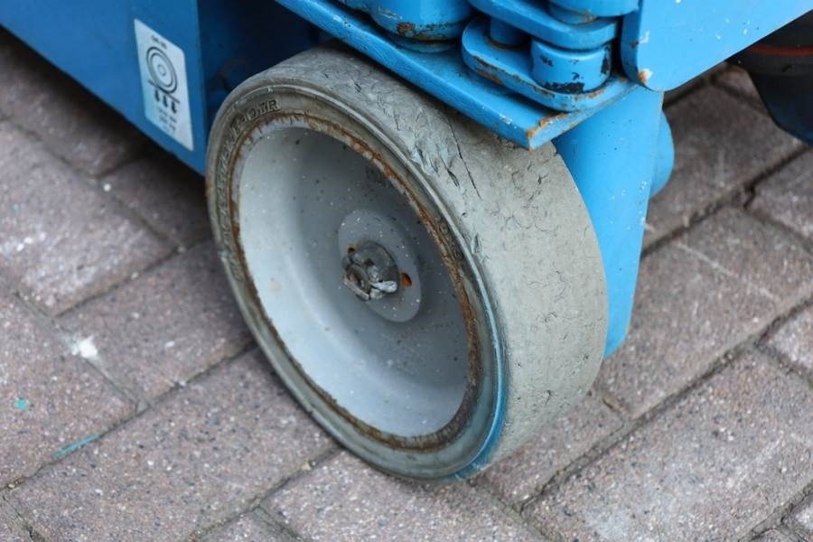 Genie GR20 Electric, 8m Working Height, Non Marking Tyre - Plataforma articulada: foto 4 Genie GR20 Electric, 8m Working Height, Non Marking Tyre - Plataforma articulada: foto 4