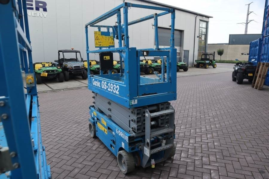 Genie GS1932 E-Drive Several In Stock, 8m Working Height - Plataforma de tijeras: foto 2 Genie GS1932 E-Drive Several In Stock, 8m Working Height - Plataforma de tijeras: foto 2