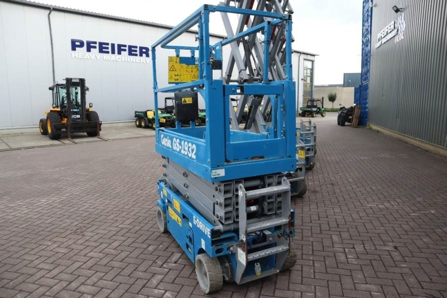 Genie GS1932 E-Drive Several In Stock, 8m Working Height - Plataforma de tijeras: foto 3 Genie GS1932 E-Drive Several In Stock, 8m Working Height - Plataforma de tijeras: foto 3