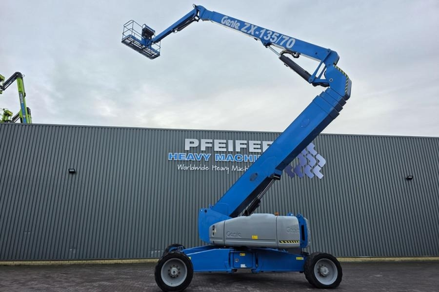 Genie ZX135/70 Diesel, 4x4x4 Drive, 43m Lifting Height, - Plataforma articulada: foto 2 Genie ZX135/70 Diesel, 4x4x4 Drive, 43m Lifting Height, - Plataforma articulada: foto 2