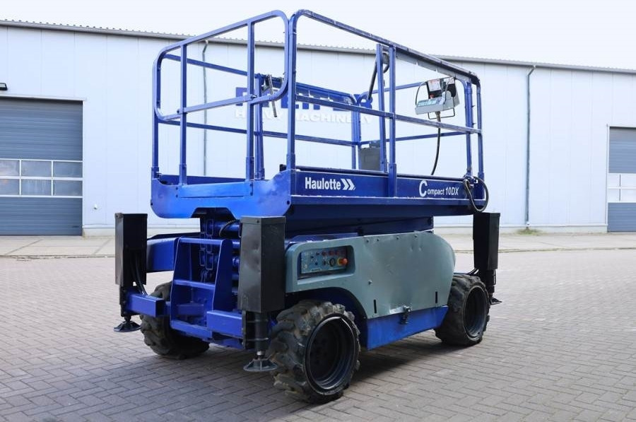 Haulotte COMPACT 10DX Diesel, 4x4 Drive, 10.15m Working Hei - Plataforma de tijeras: foto 2 Haulotte COMPACT 10DX Diesel, 4x4 Drive, 10.15m Working Hei - Plataforma de tijeras: foto 2
