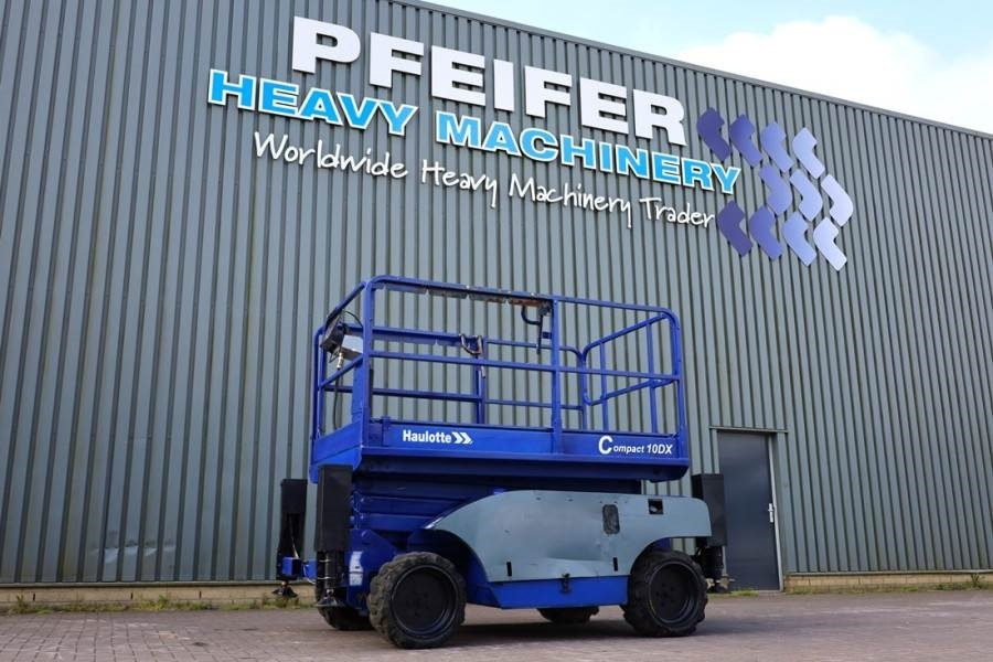 Haulotte COMPACT 10DX Diesel, 4x4 Drive, 10.15m Working Hei - Plataforma de tijeras: foto 1 Haulotte COMPACT 10DX Diesel, 4x4 Drive, 10.15m Working Hei - Plataforma de tijeras: foto 1