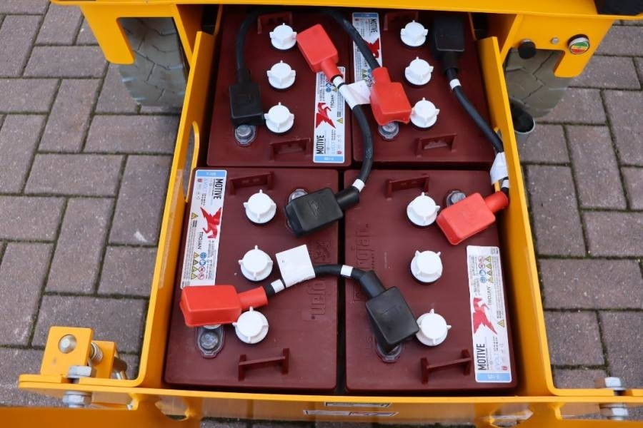 Haulotte Compact 10N Valid Inspection, *Guarantee! 10m Work - Plataforma de tijeras: foto 5 Haulotte Compact 10N Valid Inspection, *Guarantee! 10m Work - Plataforma de tijeras: foto 5