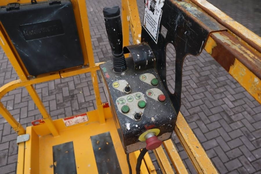 Haulotte Compact 8 Electric, 8.2m Working Height, 350kg Cap - Plataforma de tijeras: foto 4 Haulotte Compact 8 Electric, 8.2m Working Height, 350kg Cap - Plataforma de tijeras: foto 4