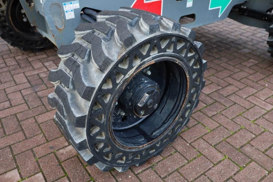 Haulotte HA16RTJ PRO Diesel, 4x4x4 Drive, 16 m Working Heig - Plataforma articulada: foto 2 Haulotte HA16RTJ PRO Diesel, 4x4x4 Drive, 16 m Working Heig - Plataforma articulada: foto 2