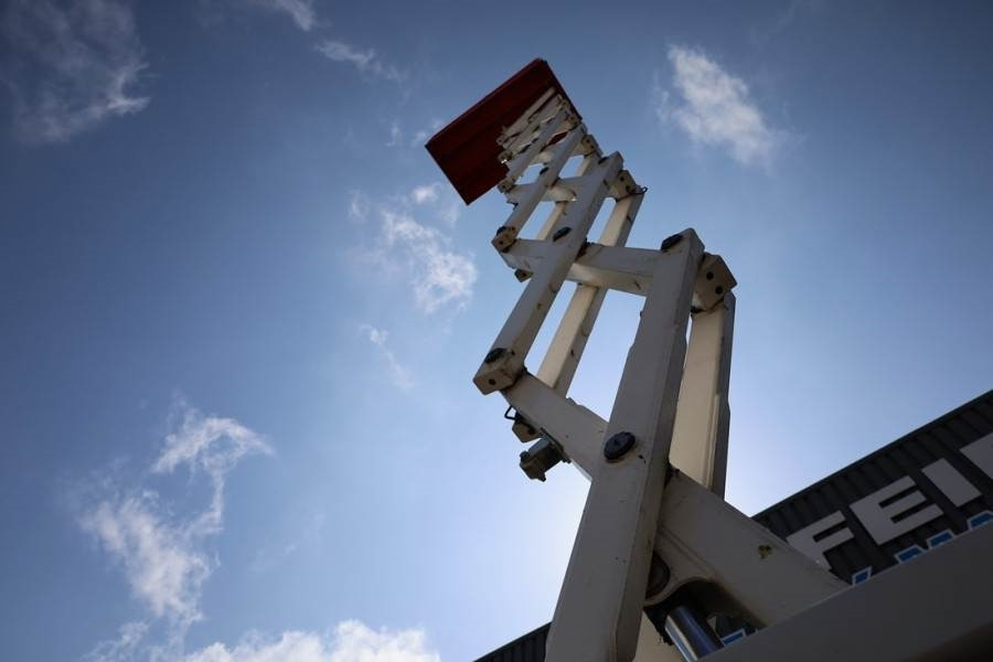 Plataforma de tijeras Holland Lift Ecostar HL-11812 Electric, 14m Working Height, 300: foto 9 Plataforma de tijeras Holland Lift Ecostar HL-11812 Electric, 14m Working Height, 300: foto 9