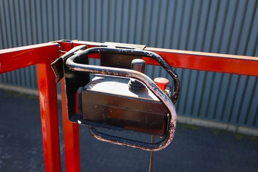 Holland Lift Ecostar HL-9710 Electric, 12m Working Height, 325k - Plataforma de tijeras: foto 5 Holland Lift Ecostar HL-9710 Electric, 12m Working Height, 325k - Plataforma de tijeras: foto 5