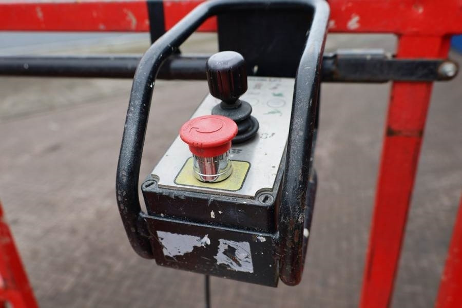 Holland Lift Ecostar HL-9710 Electric, 12m Working Height, 325k - Plataforma de tijeras: foto 4 Holland Lift Ecostar HL-9710 Electric, 12m Working Height, 325k - Plataforma de tijeras: foto 4