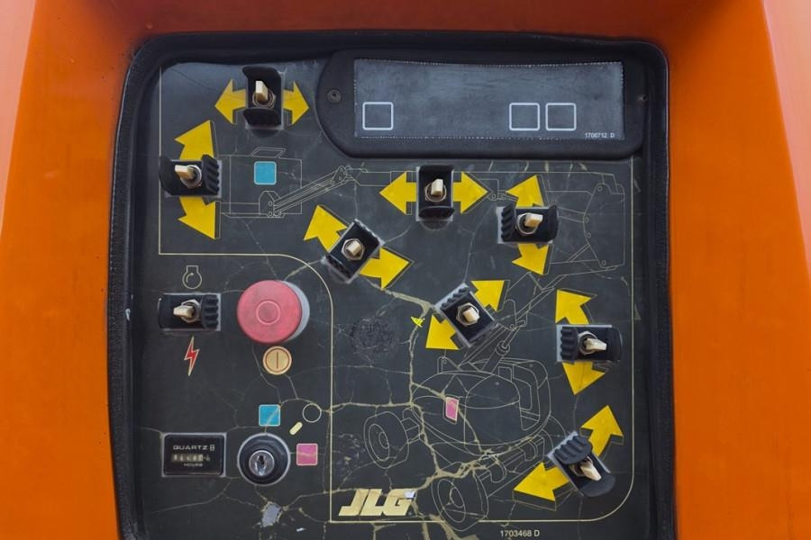 JLG 800AJ Diesel, 4x4x4 Drive, 26.5m Working Height, 1 - Plataforma articulada: foto 5 JLG 800AJ Diesel, 4x4x4 Drive, 26.5m Working Height, 1 - Plataforma articulada: foto 5