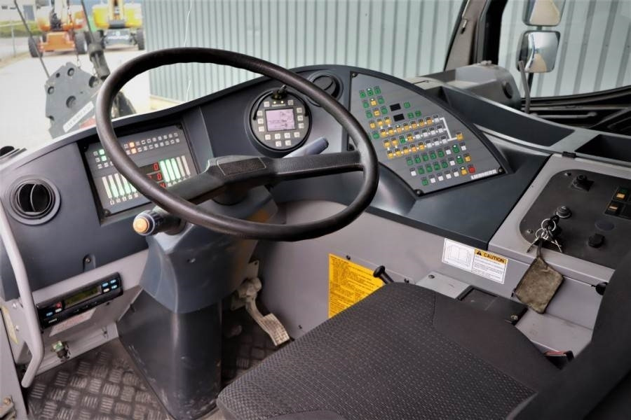 Liebherr LTM1050-3.1 6x4 Drive And 6-Wheel Steering, 50t Ca - Grúa todo terreno: foto 4 Liebherr LTM1050-3.1 6x4 Drive And 6-Wheel Steering, 50t Ca - Grúa todo terreno: foto 4