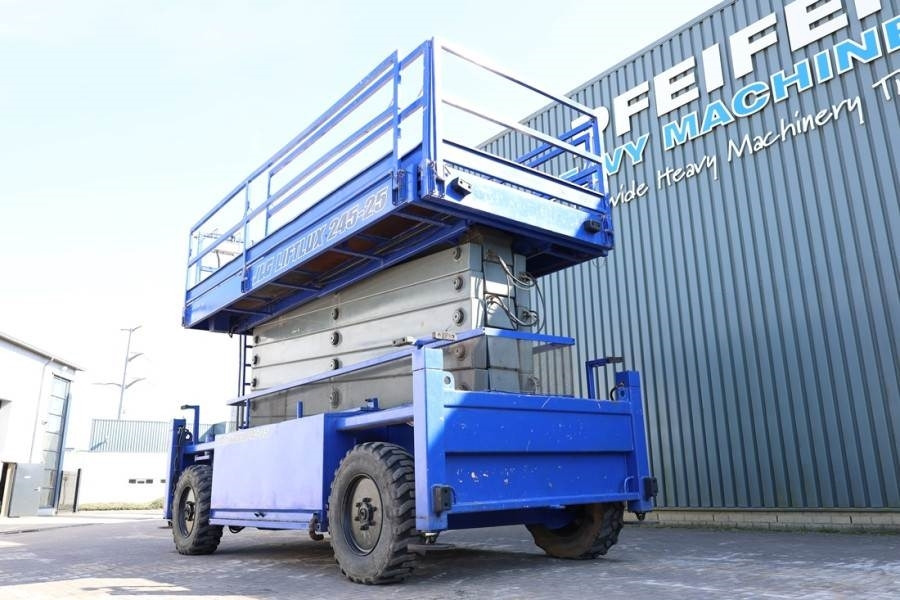 Leasing de Liftlux SL245-25D 4WD Diesel, 4x4 Drive, 26.5m Working Hei  Liftlux SL245-25D 4WD Diesel, 4x4 Drive, 26.5m Working Hei: foto 8