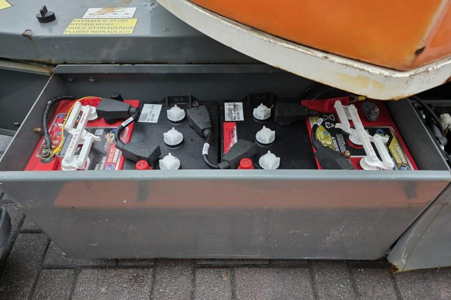 Snorkel A38E As-Is, Electric, 13.5m Working Height, 6.1m R - Plataforma articulada: foto 5 Snorkel A38E As-Is, Electric, 13.5m Working Height, 6.1m R - Plataforma articulada: foto 5