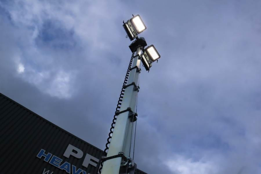 Trime X-BOX 4x320W Valid inspection, *Guarantee! Hydr. V - Torre de iluminación: foto 3 Trime X-BOX 4x320W Valid inspection, *Guarantee! Hydr. V - Torre de iluminación: foto 3