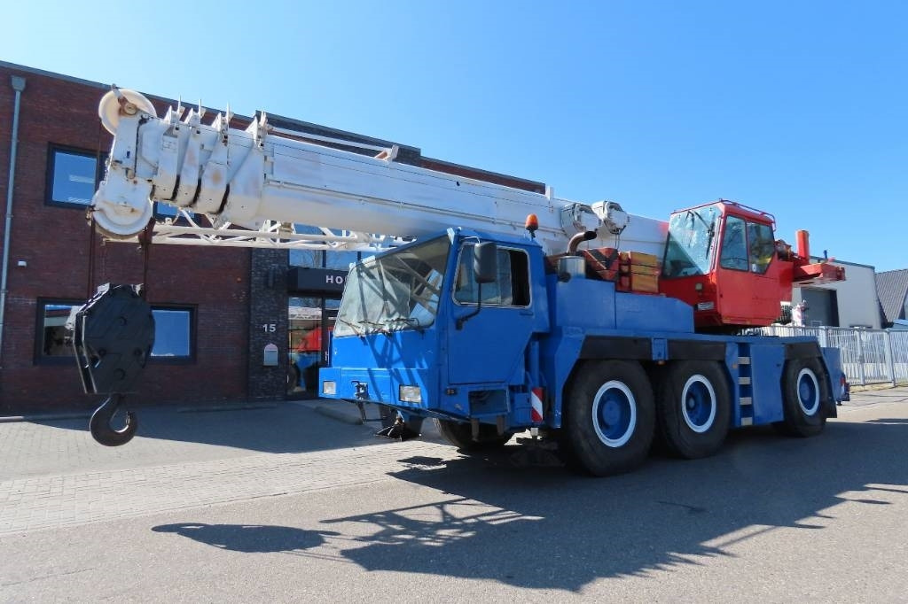 Liebherr LTM 1050-1 - Grúa todo terreno: foto 1 Liebherr LTM 1050-1 - Grúa todo terreno: foto 1