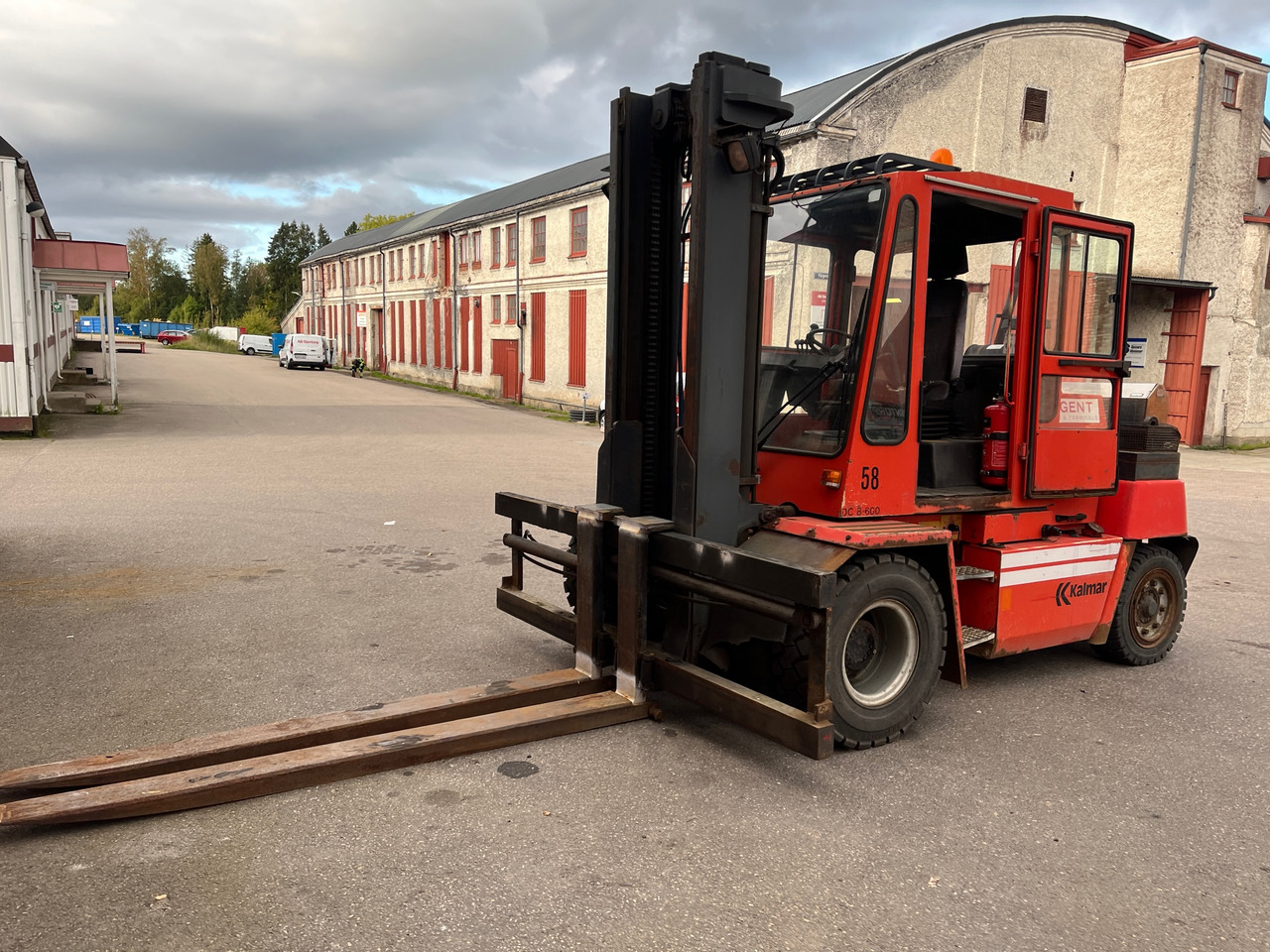 Kalmar DC8-600 - Equipo de manutención: foto 1 Kalmar DC8-600 - Equipo de manutención: foto 1