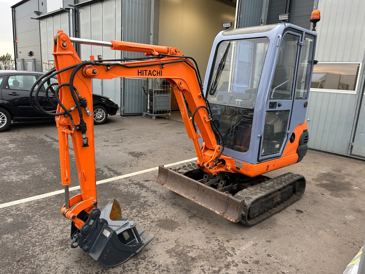 Hitachi EX17-2 - Excavadora: foto 1 Hitachi EX17-2 - Excavadora: foto 1