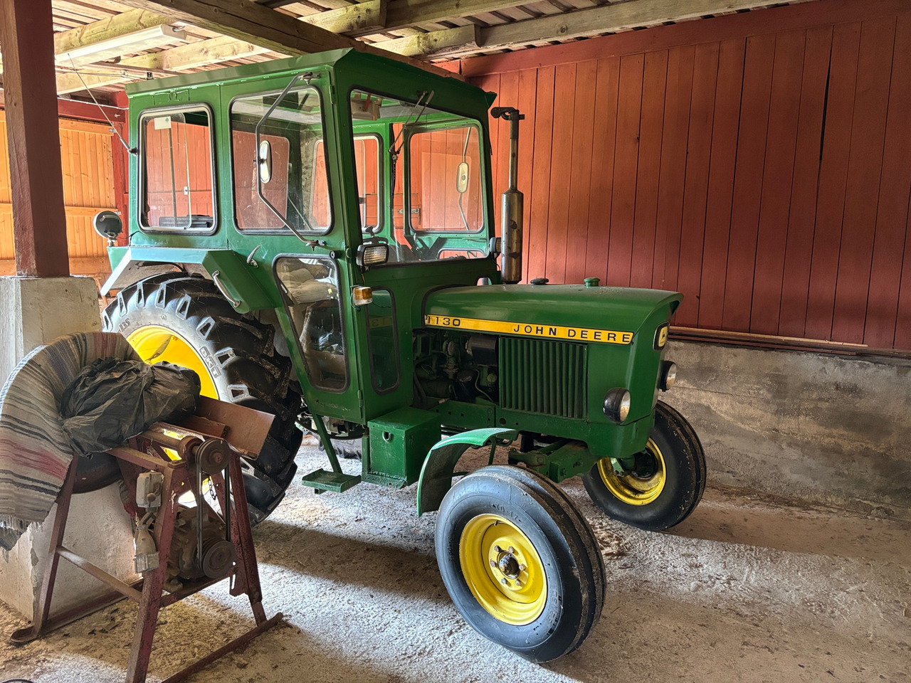 John Deere 1130 - Tractor: foto 1 John Deere 1130 - Tractor: foto 1