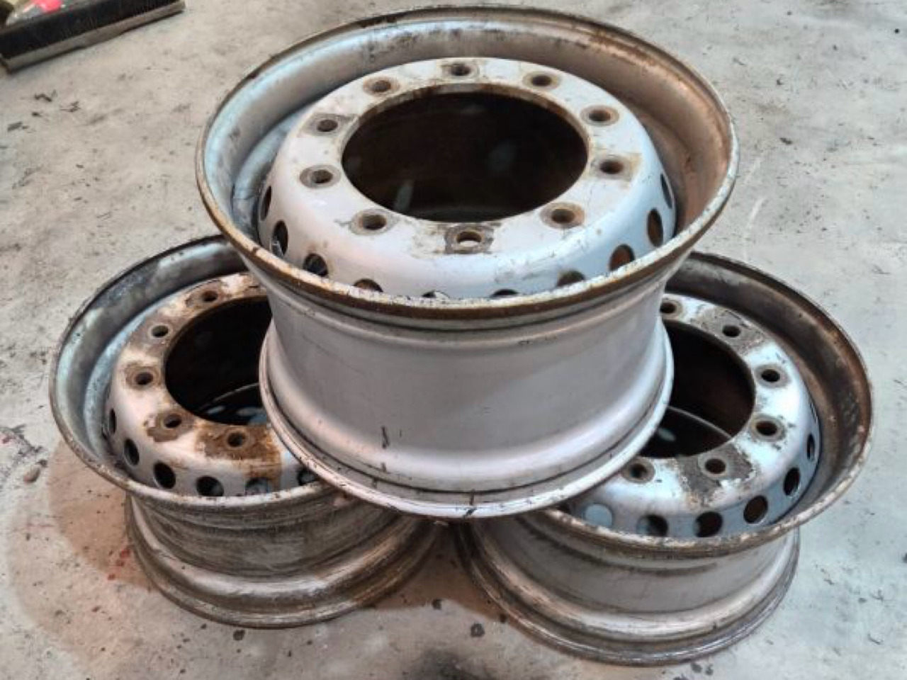 Scania fram - Llanta para Camión: foto 1 Scania fram - Llanta para Camión: foto 1