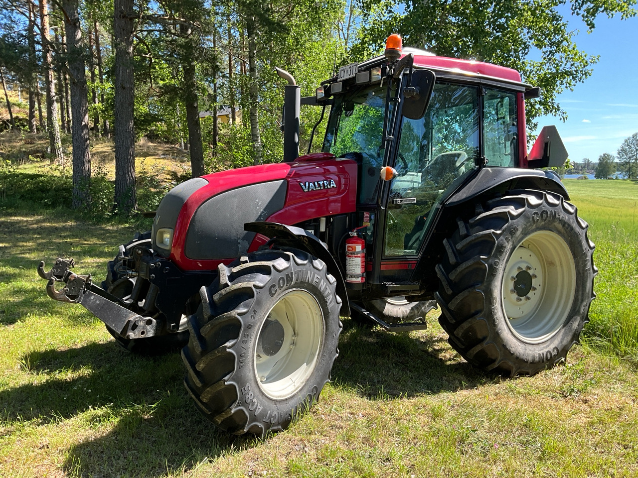 Valtra A92 - Tractor: foto 1 Valtra A92 - Tractor: foto 1