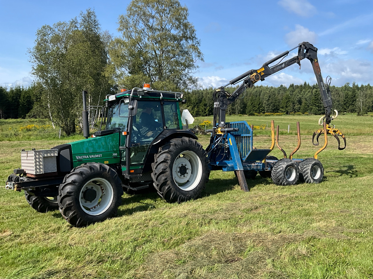 Valtra Valmet 700 - Tractor: foto 1 Valtra Valmet 700 - Tractor: foto 1