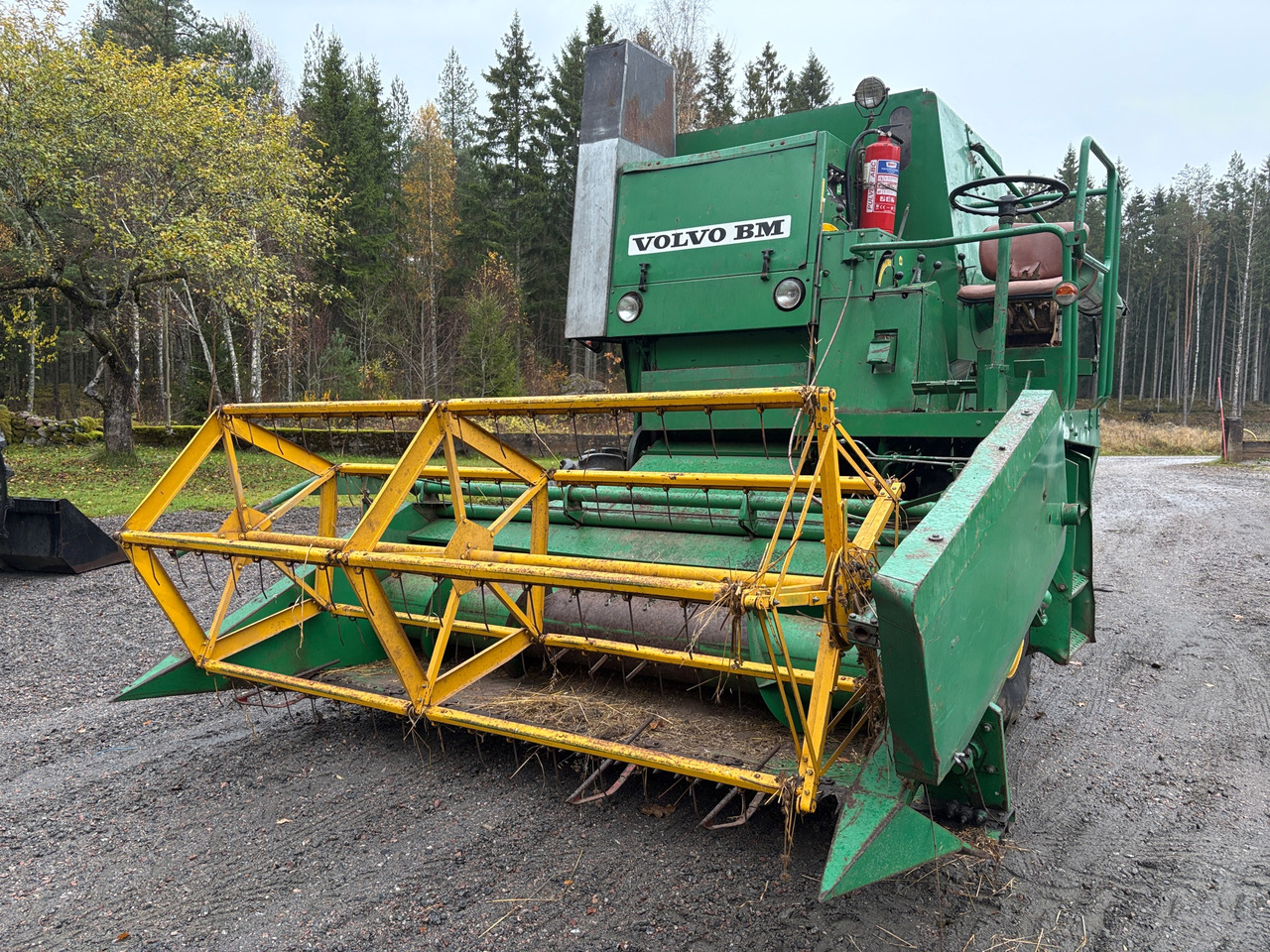 Volvo BM S 830 - Cosechadora de granos: foto 1 Volvo BM S 830 - Cosechadora de granos: foto 1
