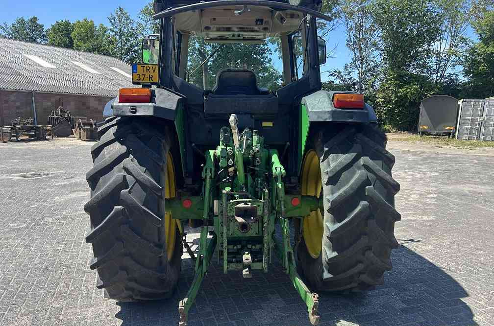 John Deere 6210 - Tractor: foto 3 John Deere 6210 - Tractor: foto 3