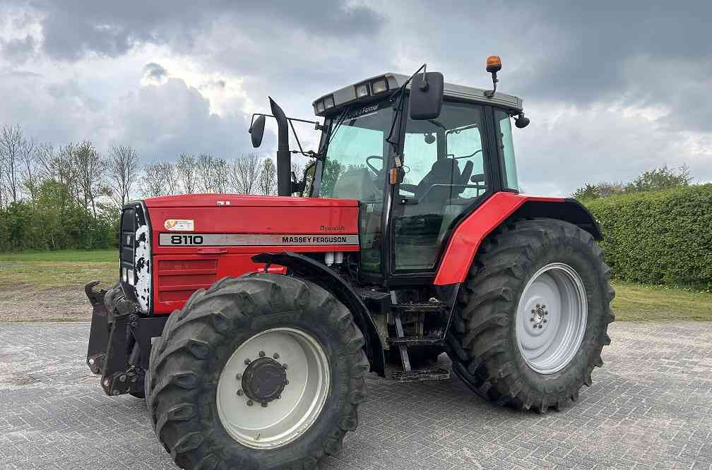 Massey Ferguson 8110 dynashift - Tractor: foto 1 Massey Ferguson 8110 dynashift - Tractor: foto 1