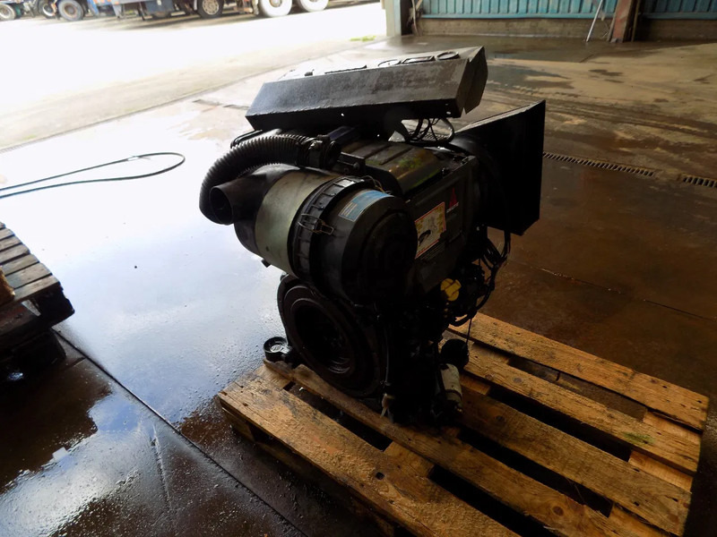 Deutz 1011 2 cillinder fur atlas copco - Compresor de aire: foto 5 Deutz 1011 2 cillinder fur atlas copco - Compresor de aire: foto 5