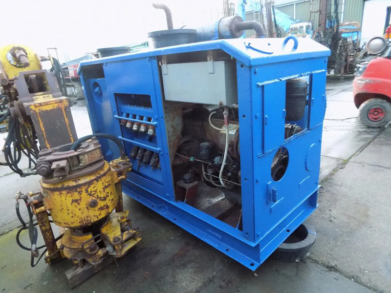 Deutz hydro unit deutz 4 cill 912 - Hidráulica para Camión: foto 2 Deutz hydro unit deutz 4 cill 912 - Hidráulica para Camión: foto 2