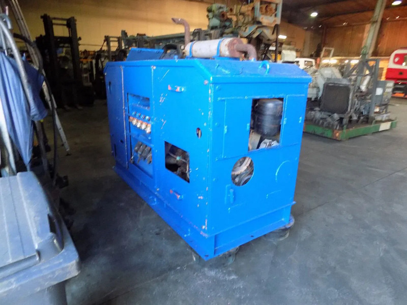 Deutz hydro unit deutz 4 cill 912 - Hidráulica para Camión: foto 1 Deutz hydro unit deutz 4 cill 912 - Hidráulica para Camión: foto 1