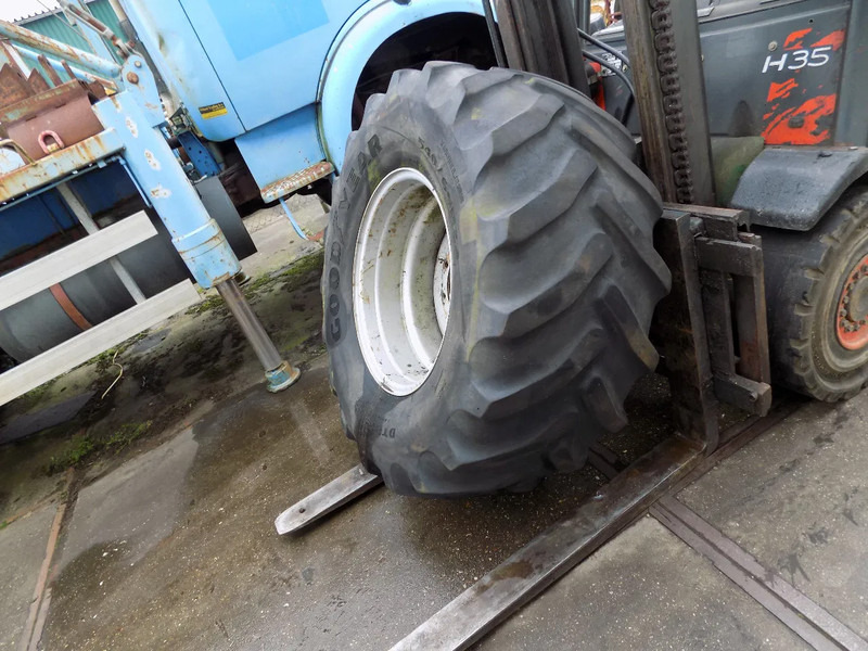 GOOD YEAR banden met velg good year banden met velg 540/65 R 24 - Cosechadora de granos: foto 5 GOOD YEAR banden met velg good year banden met velg 540/65 R 24 - Cosechadora de granos: foto 5