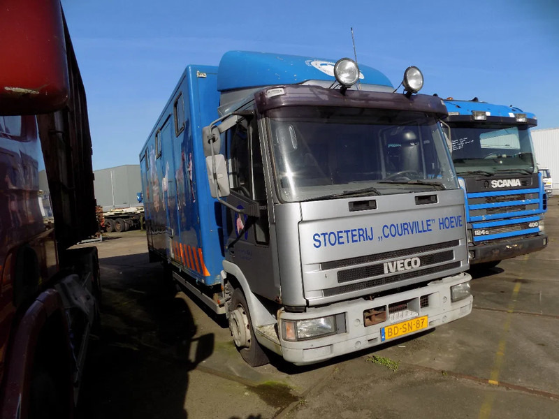 Iveco ML100E15 - Camión caja cerrada: foto 2 Iveco ML100E15 - Camión caja cerrada: foto 2
