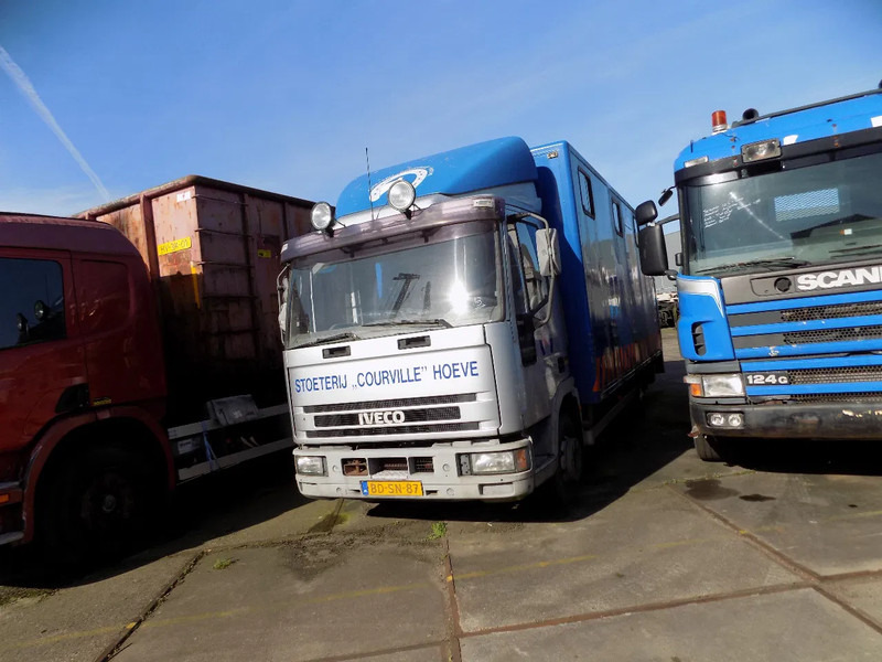Iveco ML100E15 - Camión caja cerrada: foto 1 Iveco ML100E15 - Camión caja cerrada: foto 1