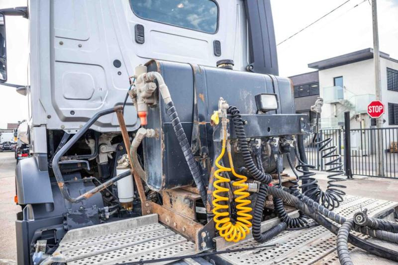 Mercedes AROCS 2645 BLS-6X4 - Cabeza tractora: foto 5 Mercedes AROCS 2645 BLS-6X4 - Cabeza tractora: foto 5