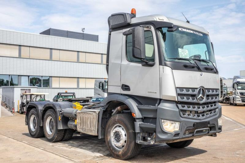 Mercedes AROCS 2645 BLS-6X4 - Cabeza tractora: foto 2 Mercedes AROCS 2645 BLS-6X4 - Cabeza tractora: foto 2